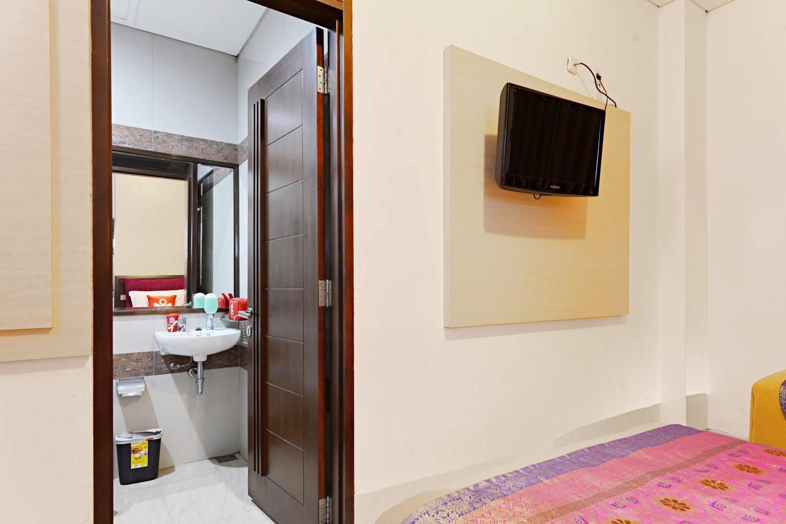 Zen Rooms Riau Natuna Bandung Exterior foto